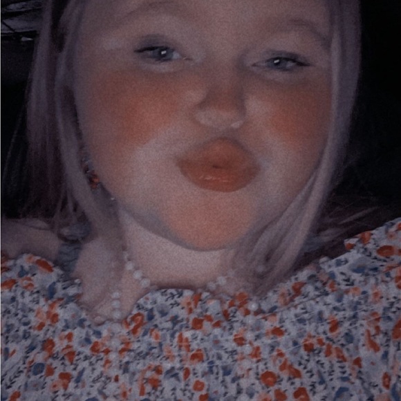 Meet your Posher, Macey - Picture 1 of 1